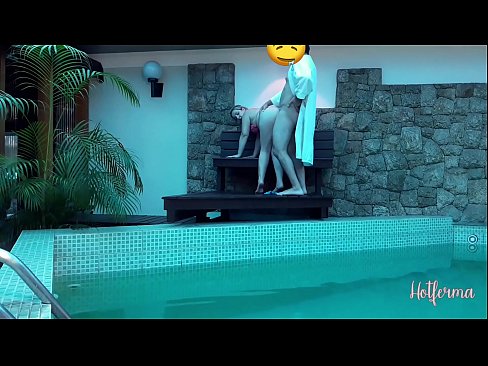 ❤️ Tus thawj coj caw tus tub txib mus rau hauv lub pas dej, tab sis tsis tuaj yeem tiv taus kub ❤️  Porno fb  ntawm peb